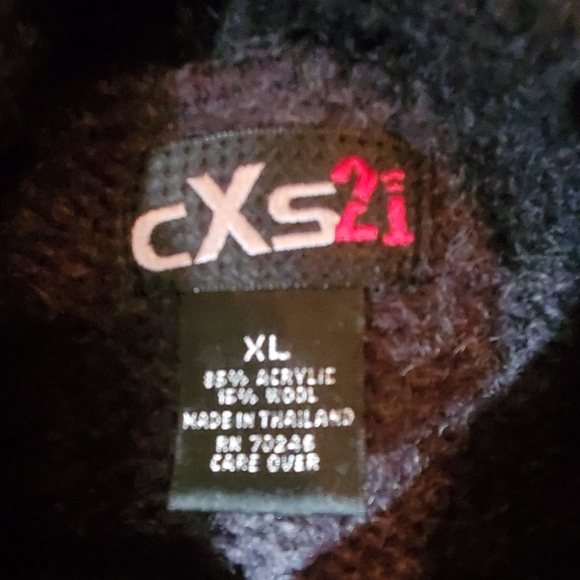 Sweater - Picture 3 of 3